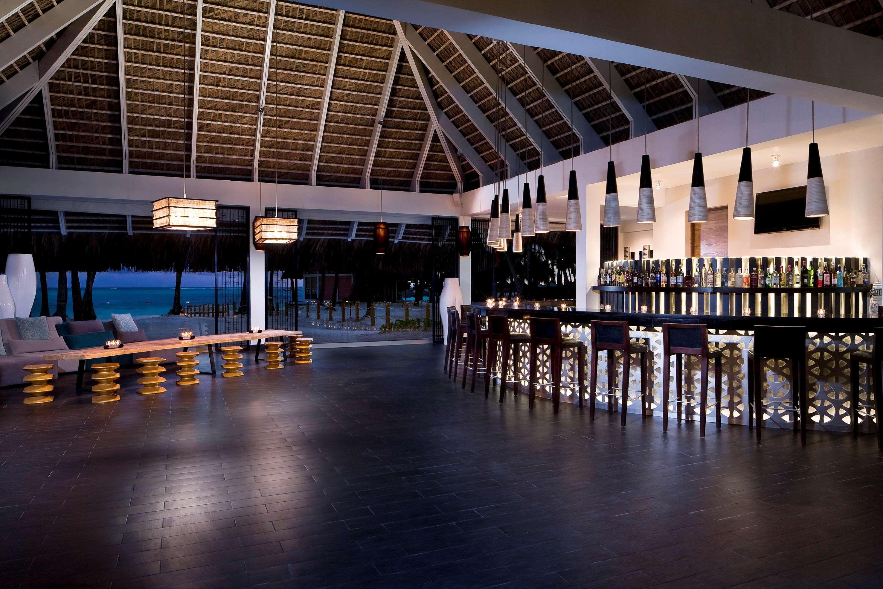 Melia Caribe Beach Resort Punta Cana Exterior foto The bar at the Beach Club